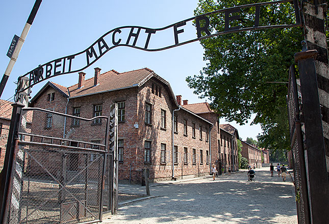 Oswiecim, Auschwitz 70 Years